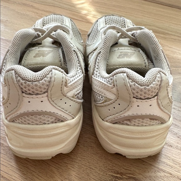 New Balance off white slip on running shoes little kids toddler size 10 - Picture 9 of 10